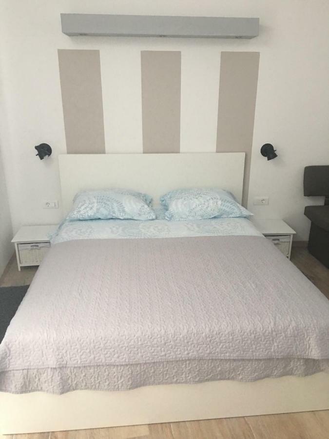 Studio Apartman Dado Apartment Бале Екстериор снимка