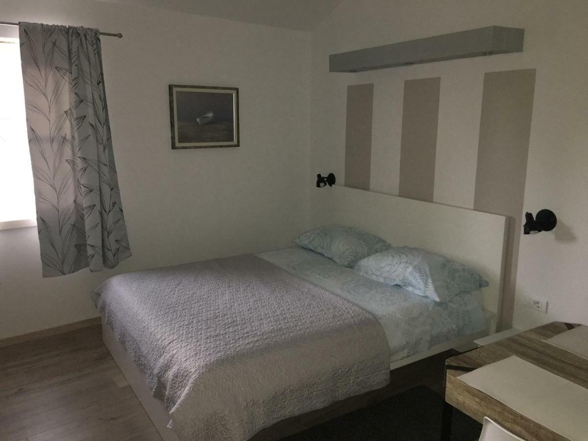 Studio Apartman Dado Apartment Бале Екстериор снимка