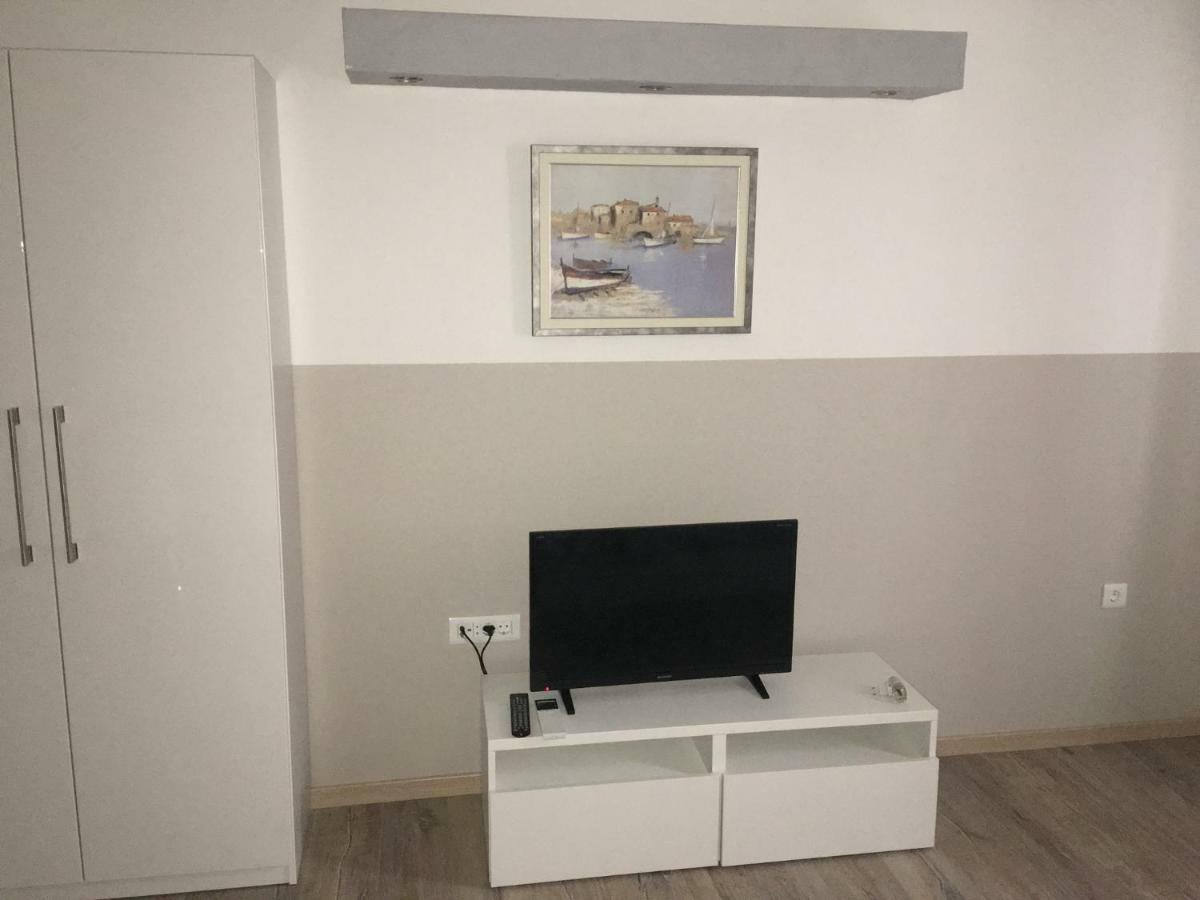 Studio Apartman Dado Apartment Бале Екстериор снимка